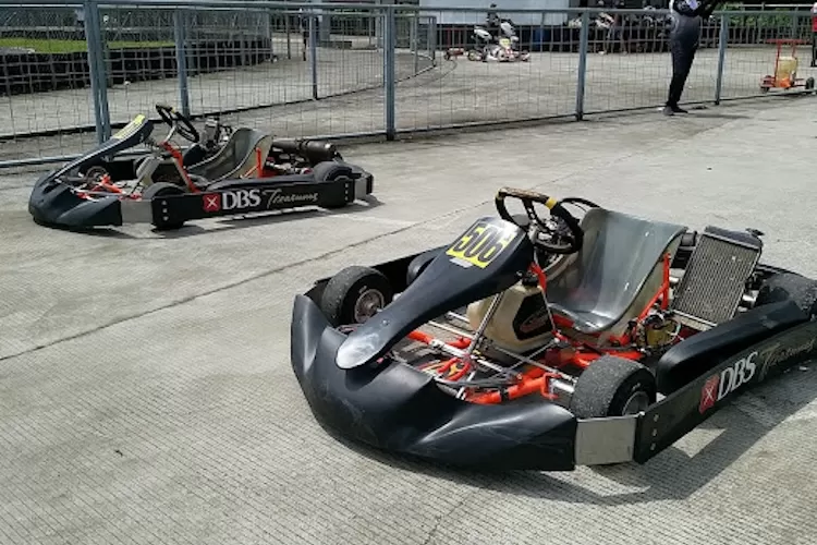 Tempat Main Go Kart Elektrik Indoor di Bogor, Seru Tapi Tenang Ajak Anak Main ke Sini!