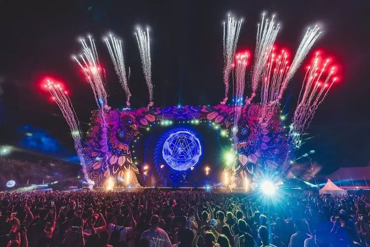 Ilustrasi -- Kumpulan Fakta Terkini Kasus Pemerasan Polisi Kepada Warga Negara Malaysia di DWP 2024 (IG @djakartawarehouseproject)