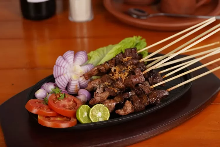 Sate Cempe Khas Tegal, Salah Satu Kuliner Khas tegal yang Bisa Dinikmati di Jakarta. (Instagram.com/@sateaslicempe)