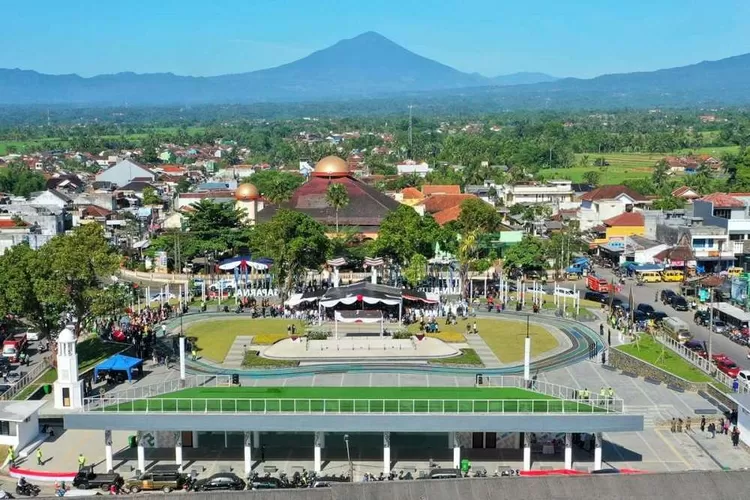 Dinobatkan Sebagai Kota Wakaf Oleh Kemenag, UMK Tasikmalaya Tahun 2025 Ternyata Tak Sampai Rp3 Juta (jabarprov.go.id)