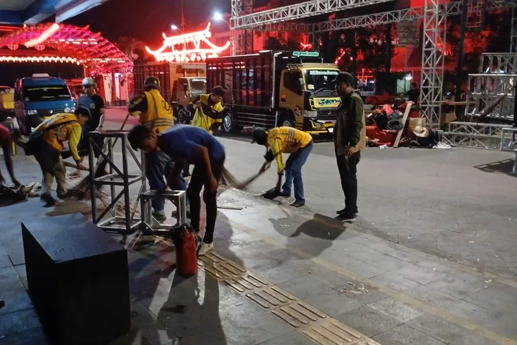  Gerak Cepat Pasukan Kuning Bersihkan Sampah Bogor Street Festival CGM 2025