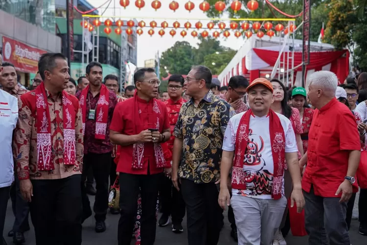 Ketua DPRD Kota Bogor, Adityawarman Adil menghadiri Bogor Street Festival Cap Go Meh (BSF-CGM) 2025