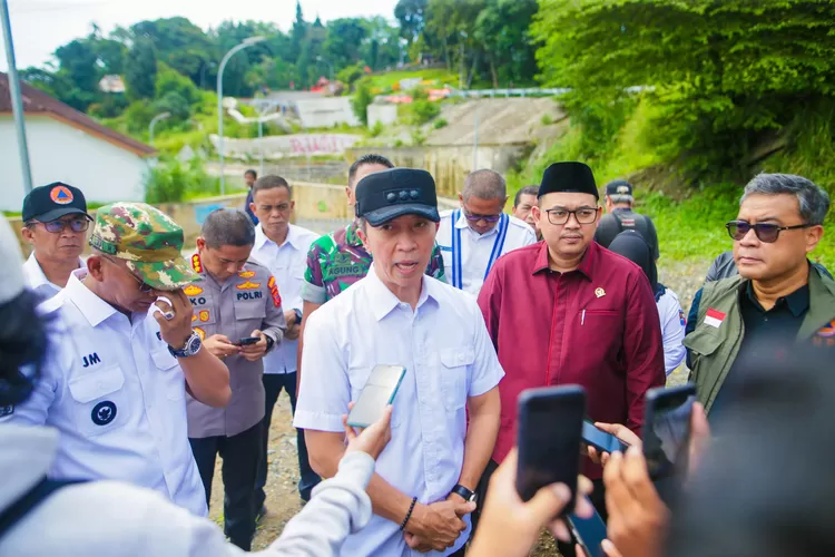 Perbaikan Jalan Longsor di Batutulis Kota Bogor Dipercepat Dibantu Kemen PU!