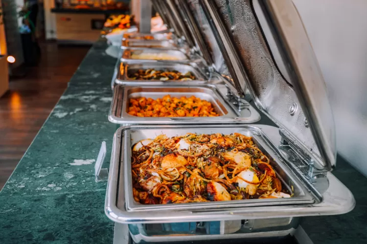 Ilustrasi All You Can Eat - Modal Rp150 Ribu Bisa Buka Puasa All You Can Eat Sepuasnya di Taman Safari Bogor, Batas Akhir 29 Maret (Pexels/Zak Chapman)