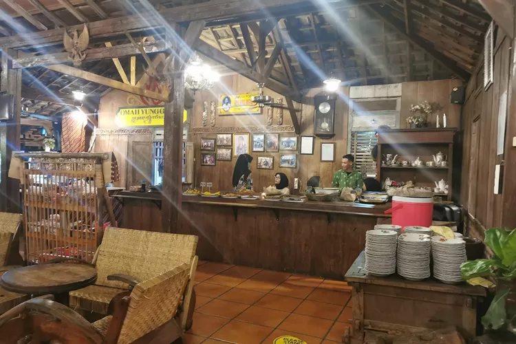 10 Rekomendasi Tempat Makan Keluarga Bernuansa Tradisional di Tangerang