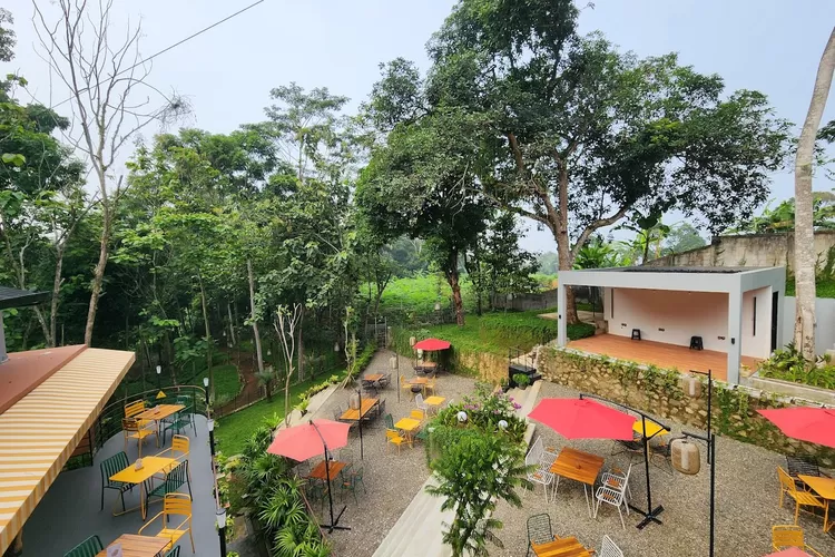 Resto Hidden Gems di Kebun Jati: Tempat Ideal untuk Kumpul Keluarga dengan Playground Anak dan Menu Khas Bogor!