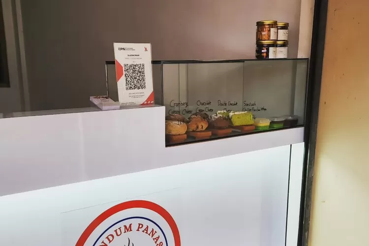Toko Roti Gandum Panas Ini Ngumpet di Surken Kota Bogor Tapi Selalu Sold Out