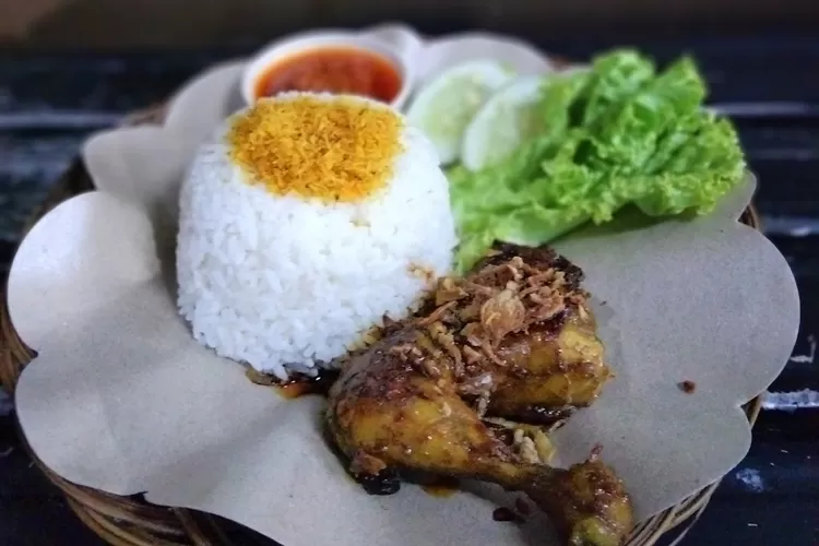 5 Rekomendasi Tempat Makan Bebek Goreng Madura Sambal Hitam di Bogor Paling Enak!