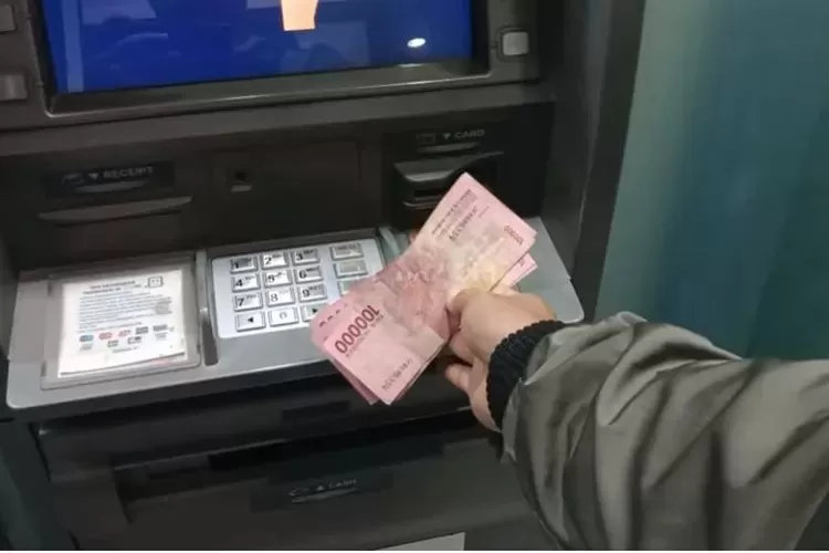 Jadwal Penyaluran Bansos PKH dan BPNT Tahun 2025, 3 Bank Penyalur Ini Siap Cairkan Dana Rp900 Ribu (youtube.com/@Jalan SN)