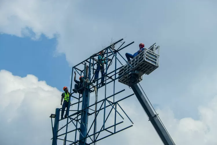 Pemkot Bogor Kembali Tertibkan Billboard dan Reklame Tak Berizin 