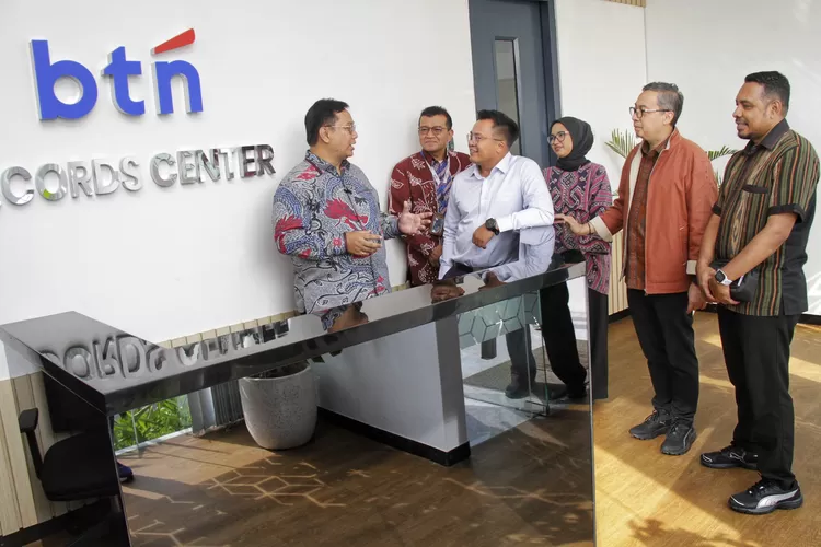 Record Center BTN Bandung bantu percepat layanan KPR dengan pengelolaan dokumen debitur yang tertib, aman, dan terstandar.