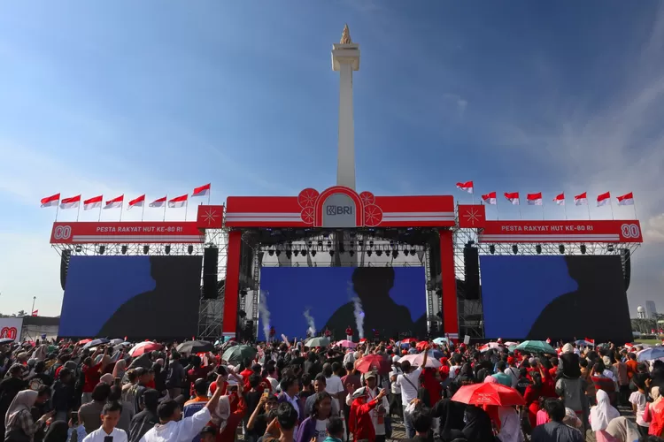 Meriahkan HUT ke-80 RI, BRI hadirkan Panggung Hiburan di Monas dengan musik, karnaval budaya, dan doorprize untuk ribuan pengunjung.