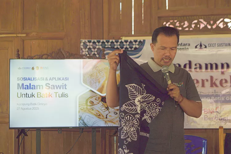 BNI dorong batik ramah lingkungan di Giriloyo dengan malam sawit, perkuat UMKM, budaya, dan ekonomi kerakyatan berkelanjutan.