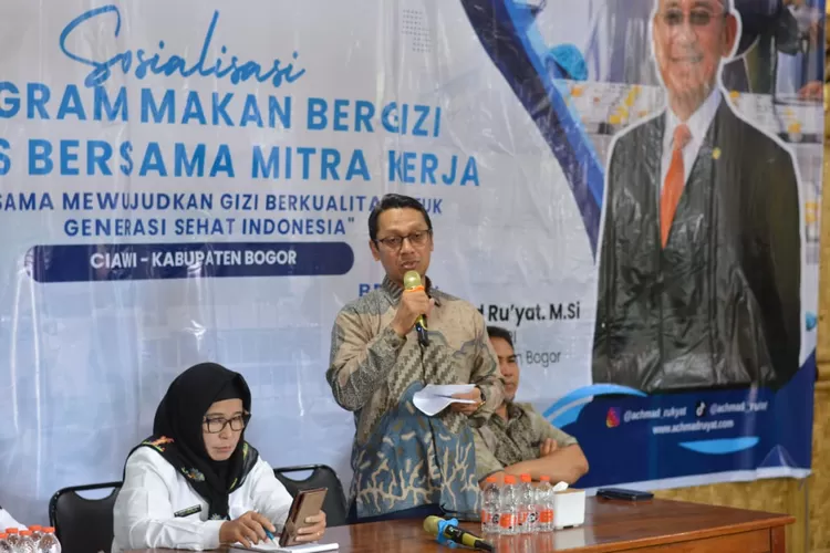 DPR RI dan BGN sosialisasikan Program Makan Bergizi Gratis di Ciawi, ajak masyarakat pahami pentingnya gizi seimbang.