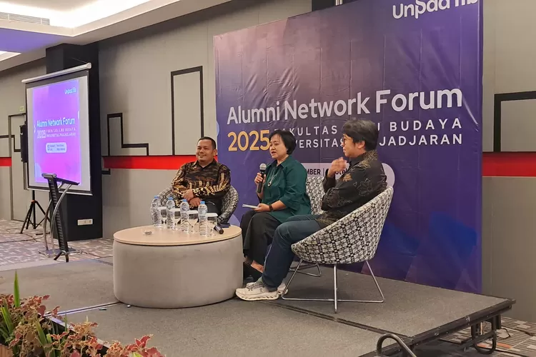 FIB Unpad menggelar Alumni Network Forum 2025 guna memperkuat jejaring alumni, reputasi kampus, dan kolaborasi lintas sektor.