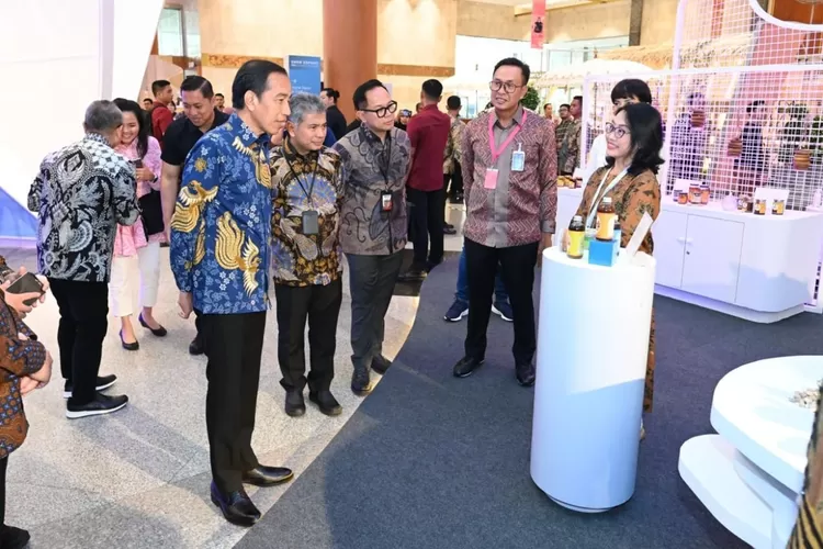 Presiden Jokowi Puji Kualitas Produk UMKM EXPO(RT) BRILIANPRENEUR 2023 ...