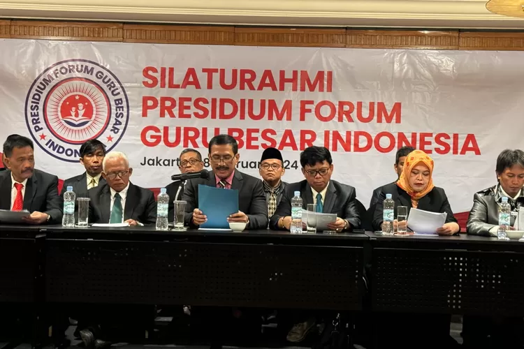 Silaturahmi Presidium Forum Guru Besar Indonesia di Hotel Aryaduta Menteng, Jakarta pada Kamis (8/1/2024).