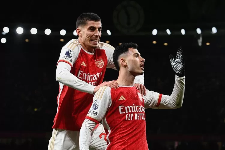 Pemain Arsenal Gabriel Martinelli (kanan) merayakan gol yang diciptakannya ke gawang Liverpool. (IG Arsenal)