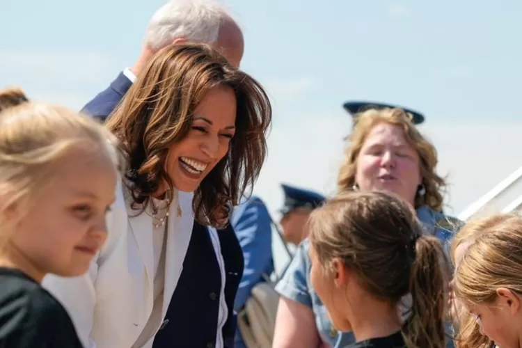 Capres Kamala Harris Ungguli Trump dalam Polling Pilpres AS 2024