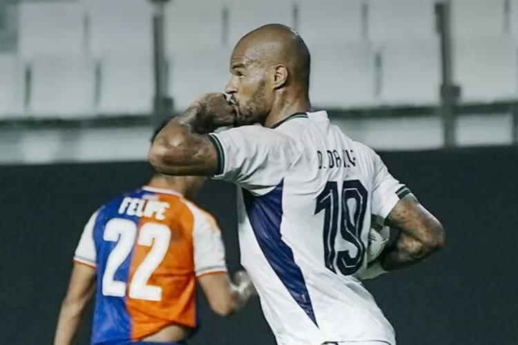 David da Silva seusai mencetak gol untuk Persib Bandung ke gawang Port FC. (IG Persib) (IG Persib)