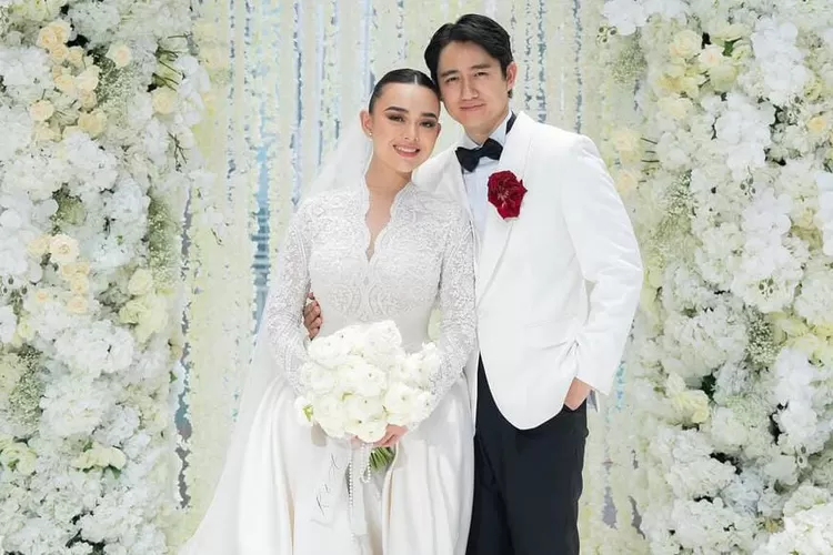 Suasana Haru di Langham Hotel! Amanda Manopo Resmi Jadi Istri Kenny Austin. (Instagram.com / @amandamanopo)