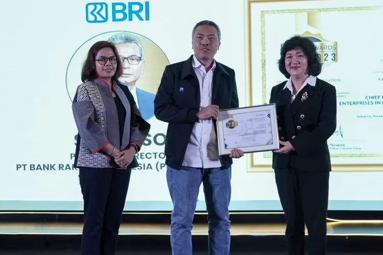 BRI Dinobatkan Sebagai BUMN Terbaik, Boyong 3 Penghargaan TOP BUMN ...