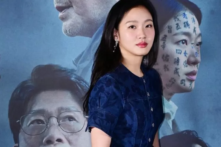 Sukses Berperan Di Film Exhuma Intip 8 Fakta Menarik Kim Go Eun Yang Berhasil Curi Perhatian 