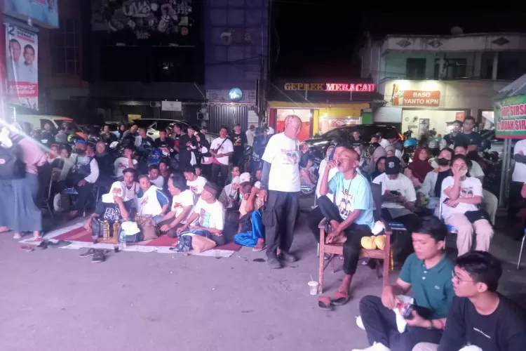 Nobar debat capres kelima Prabowo - Gibran digelar TKD dan Projo Banten. Foto: TOPMEDIA / Feri