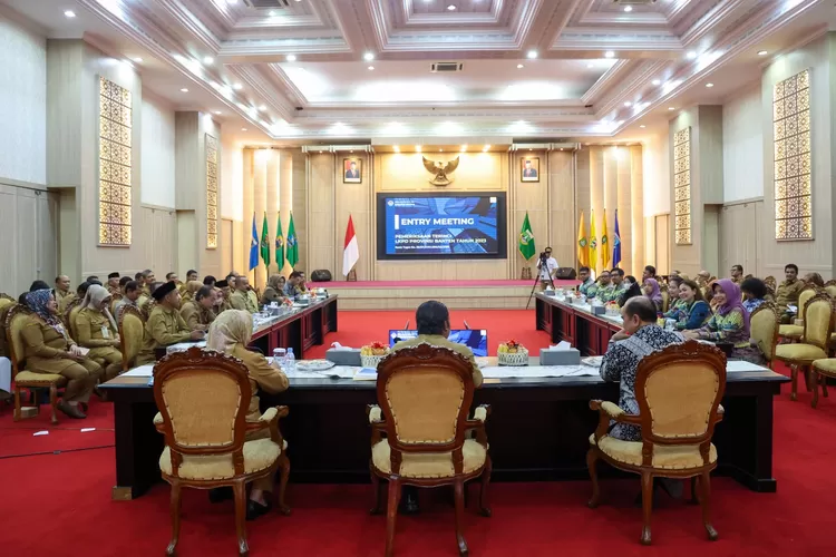 Rapat Koordinasi Pemprov Banten dan BPK Perwakilan Banten. Foto: TOPMEDIA / Biro Adpim Banten
