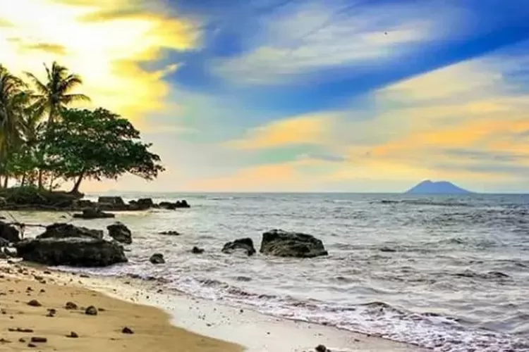 Pantai Carita  (Topmedia.co.id/istimewa)