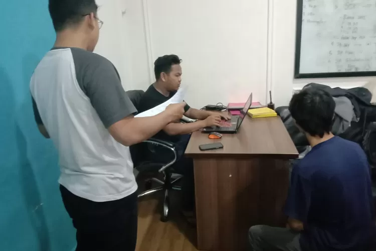 Pemeriksaan pengedar pil koplo di Polres Serang. Foto: Yono
