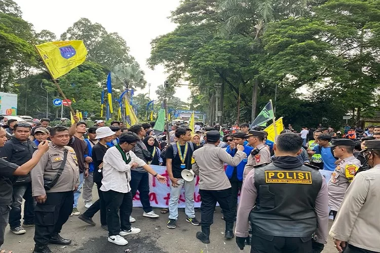 Mahasiswa Lakukan Aksi Demo di HUT Kota Tangerang (Topmedia.co.id / Istimewa)