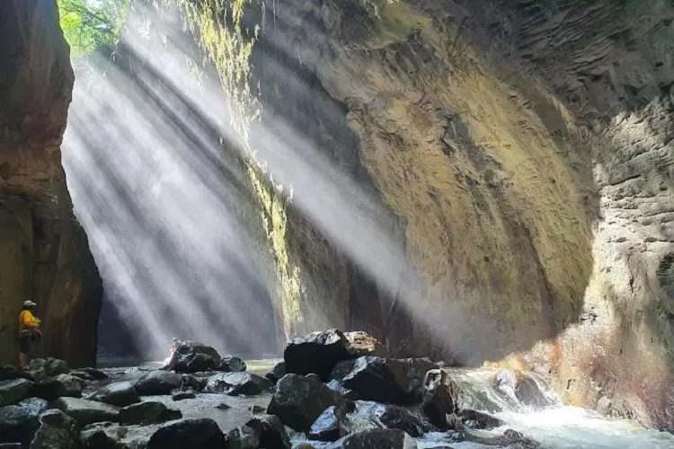 Wisata curug ibun pelangi  (Topmedia.co.id/Istimewa)