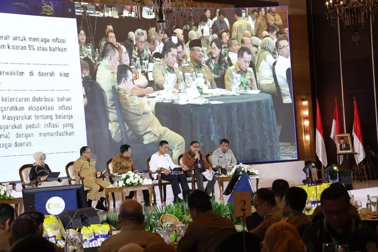 Rapat Ketersediaan Pangan di Jakarta. Foto: TOPMEDIA / Biro Adpim Banten