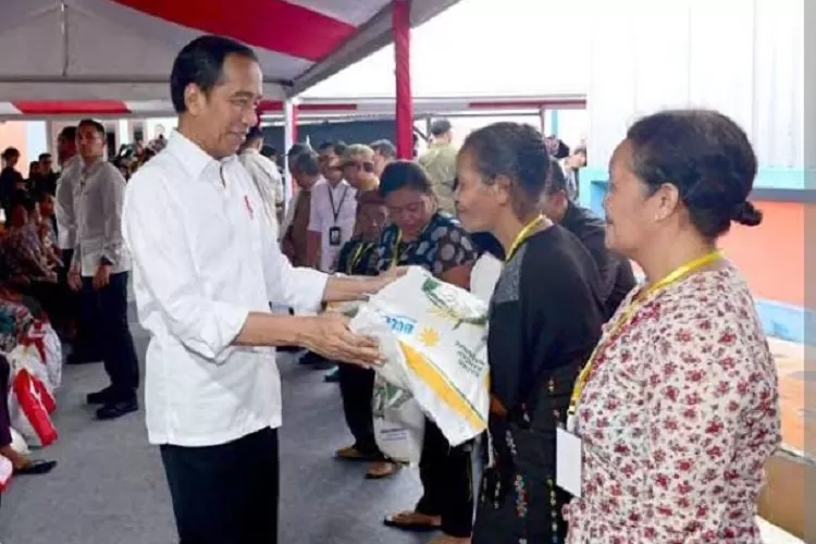 Presiden Jokowi Mengunjungi Kota Kupang, Nusa Tenggara Timur (Topmedia.co.id / Istimewa)