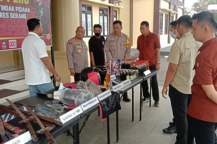 Kapolres Serang, AKBP Candra Sasongko ungkap kasus penemuan mayat tanpa identas. Foto: TOPMEDIA / Yono