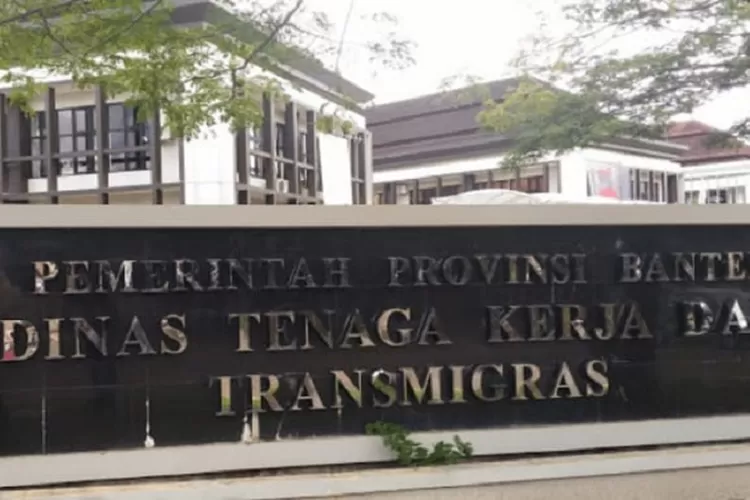 Gedung Disnakertrans Banten (TOPMedia.co.id / Istimewa)