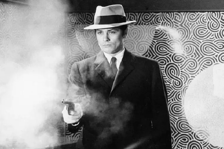 Alain Delon, aktor legendaris asal Prancis yang memiliki puluhan koleksi senjata api (TOPMedia.co.id / Istimewa)