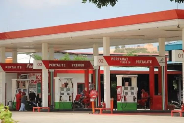 Ilustrasi pengisian bahan bakar di pom bensin (TOPMedia.co.i d/ Istimewa)