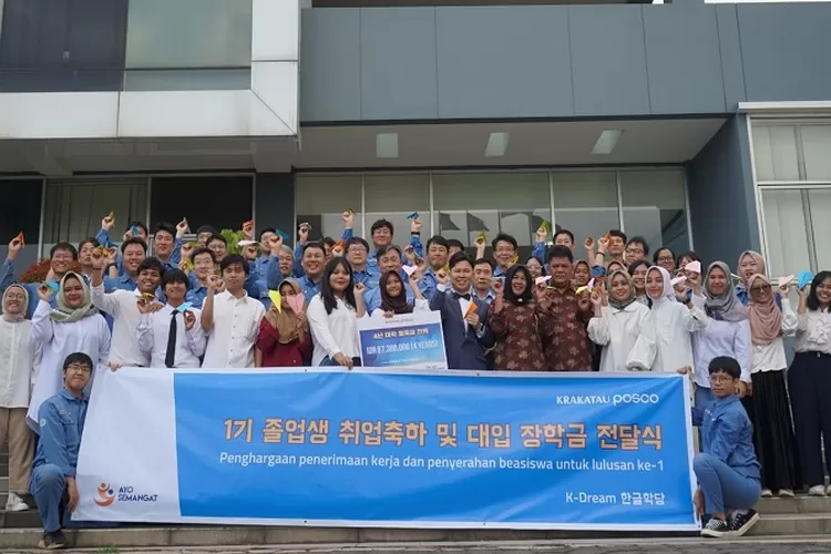 Belasan siswa di Kota Cilegon yang mengikuti program kelas bahasa Korea tingkat pemula yang diselenggarakan Krakatau Posco (TOPmedia/Firasat Nikmatullah)