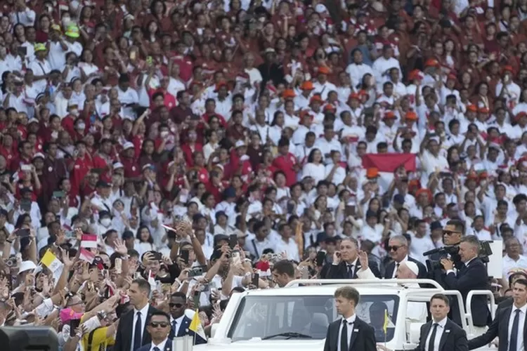 Misa Kudus di GBK Bersama Paus Fransiskus Berlangsung Tertib dan Penuh Haru (TOPMedia.co.id / Istimewa)