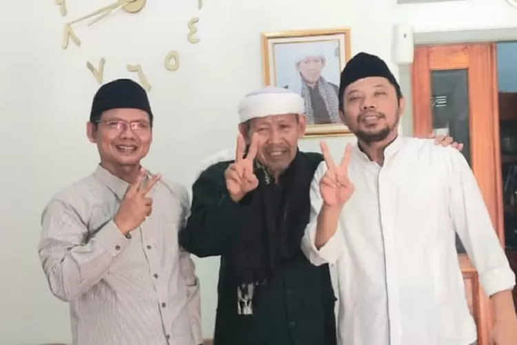 KH. Ahyudin, Pimpinan sekaligus pengasuh Pondok Pesantren Nurul Ulum Gunung Buleud (TOPMedia.co.id / Istimewa)