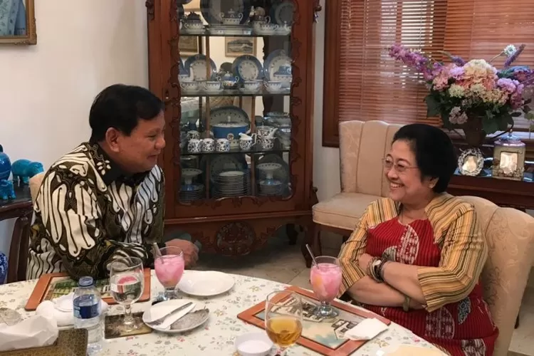 Pertemuan Prabowo Subianto dan Megawati Soekarnoputri saat makan siang pada tahun 2019. (TOPmedia/Istimewa)