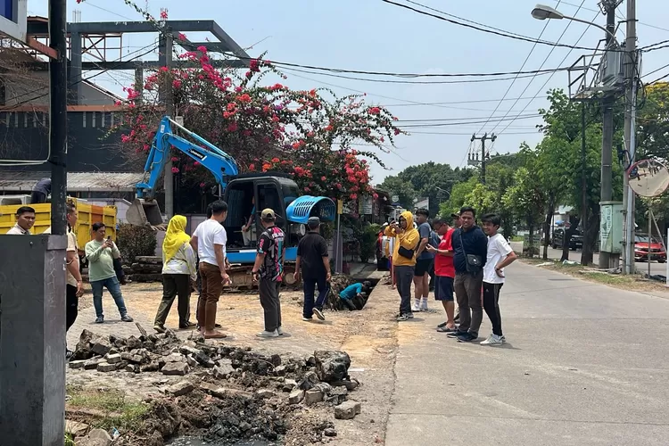 Perbaikan terhadap saluran drainase di Pondok Cilegon Indah atau PCI (TOPMedia.co.id / Istimewa)