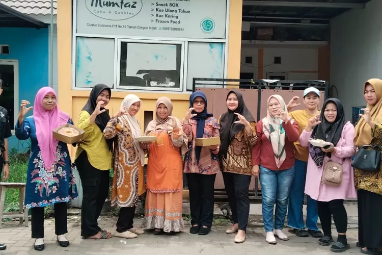 Mumtaz Cake and Cookies milik seorang Guru Tata Boga di Cilegon raih sertifikasi halal. (TOPmedia/Firasat Nikmatullah)