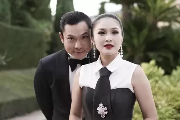 Harvey Moeis saat bersama sang istri, Sandra Dewi (TOPmedia/Istimewa)