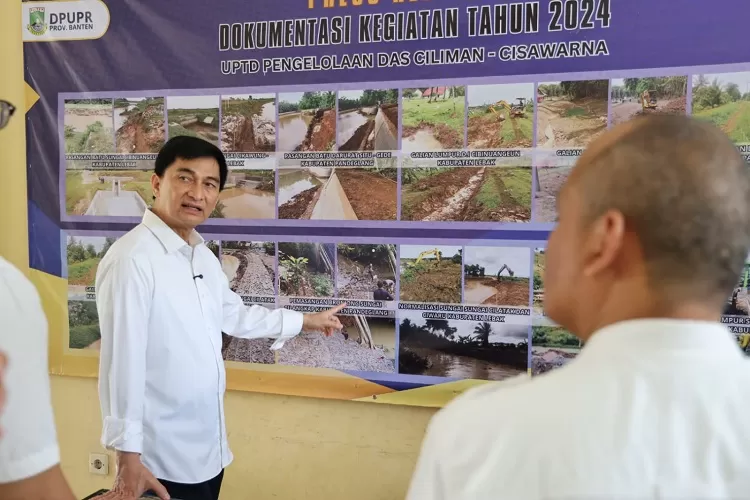 Wakil Gubernur Banten A Dimyati Natakusumah saat kunjungan ke Kantor Unit Pelaksana Teknis Dinas (UPTD) Pengelolaan DAS Ciliman dan Cisawarna, di Malingping Kabupaten Lebak, Rabu (12/3/2025).