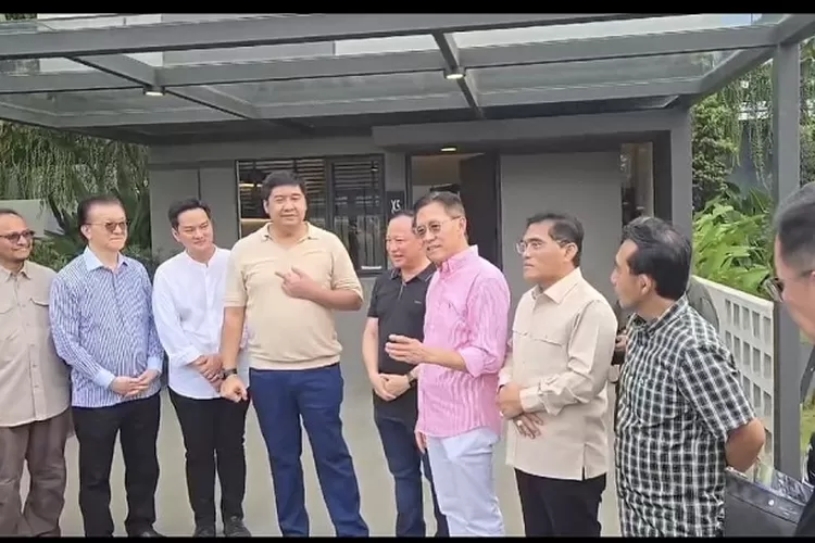  Menteri Perumahan dan Kawasan Pemukiman, Maruararar Sirait , bersama sejumlah pengusaha top tanah air