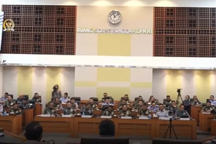 Unggahan DPR RI yang Membahas Soal Revisi UU TNI di Instagram. (instagram.com/dpr_ri)