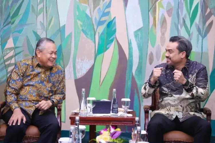 Potret Menteri Usaha Mikro, Kecil, dan Menengah (UMKM) Maman Abdurrahman. (kanan). (Instagram.com/@maman.abdurrahman.st)